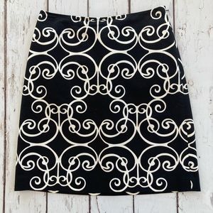 Ann Taylor Black & White Short Skirt Size Small
